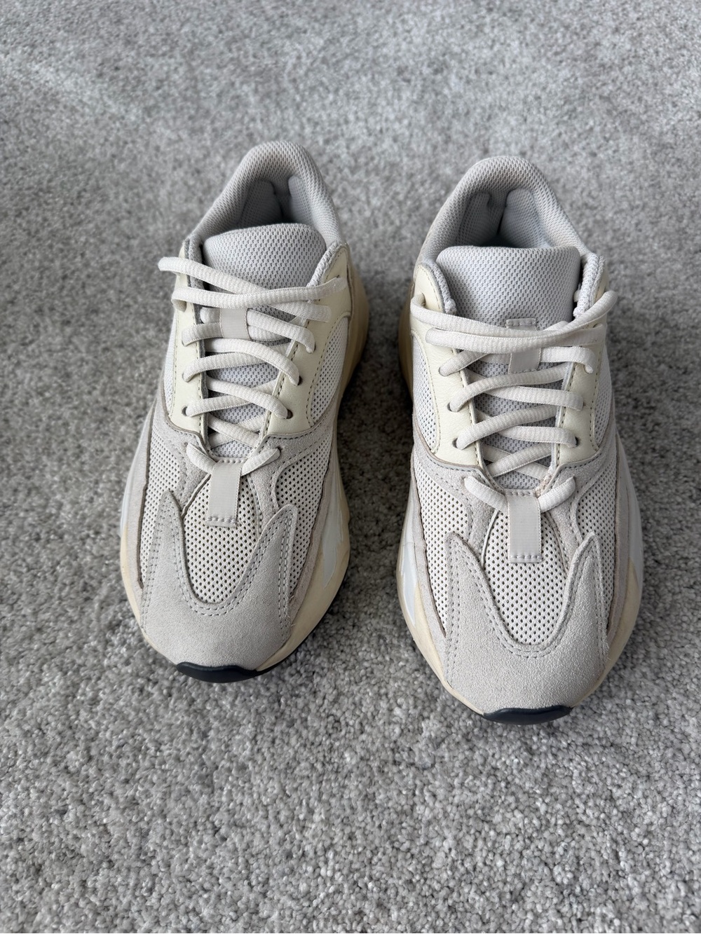 Yeezy Boost 700 Analog
